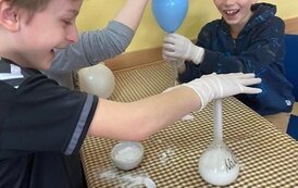 Lekcja chemii w klasie III PB 32