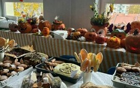 JESIENNY KIERMASZ CIAST ZORGANIZOWANY PRZEZ SAMORZĄD UCZNIOWSKI 1