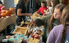 JESIENNY KIERMASZ CIAST ZORGANIZOWANY PRZEZ SAMORZĄD UCZNIOWSKI 6