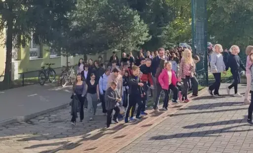 Zdjęcie do Pr&oacute;bny alarm w szkole
