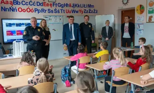 Zdjęcie do Spotkania ze &nbsp;Strażą Miejską uczni&oacute;w klas 1-3 SP 22