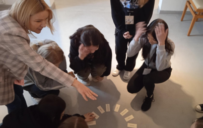 Zdjęcie do Licealiści w Galerii im. Sleńdzińskich